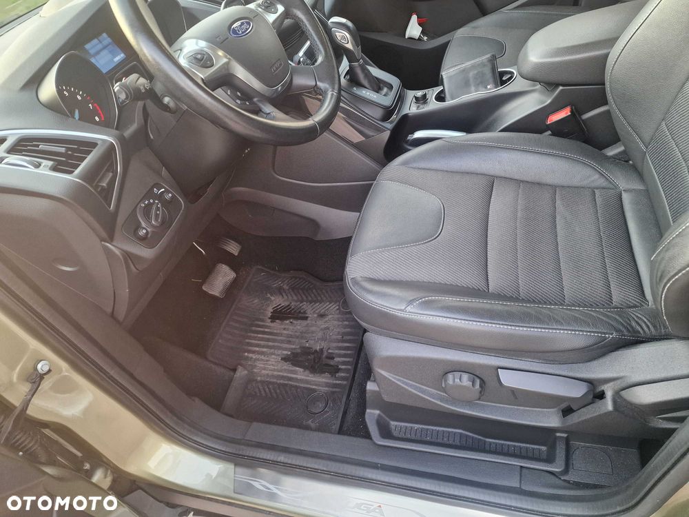 Ford Kuga - 4