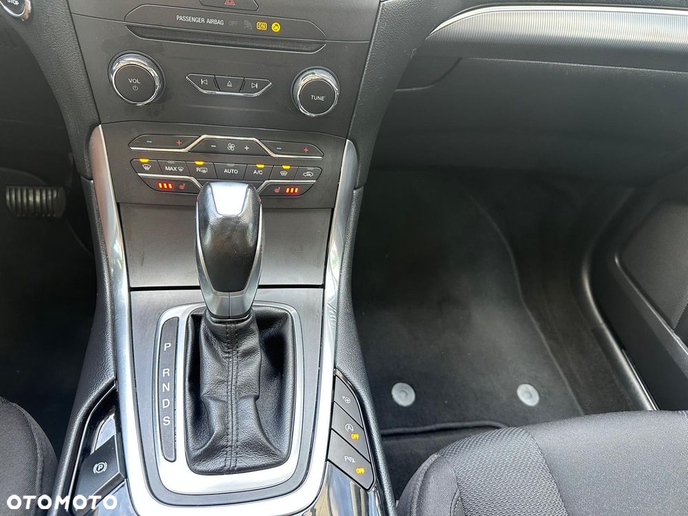 Ford S-Max 2.0 TDCi Titanium PowerShift - 15