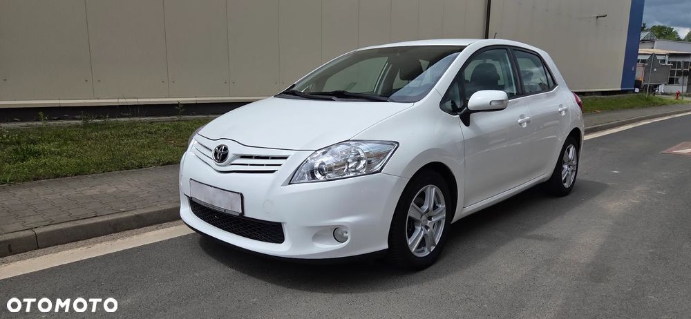 Toyota Auris 1.6 Premium - 2