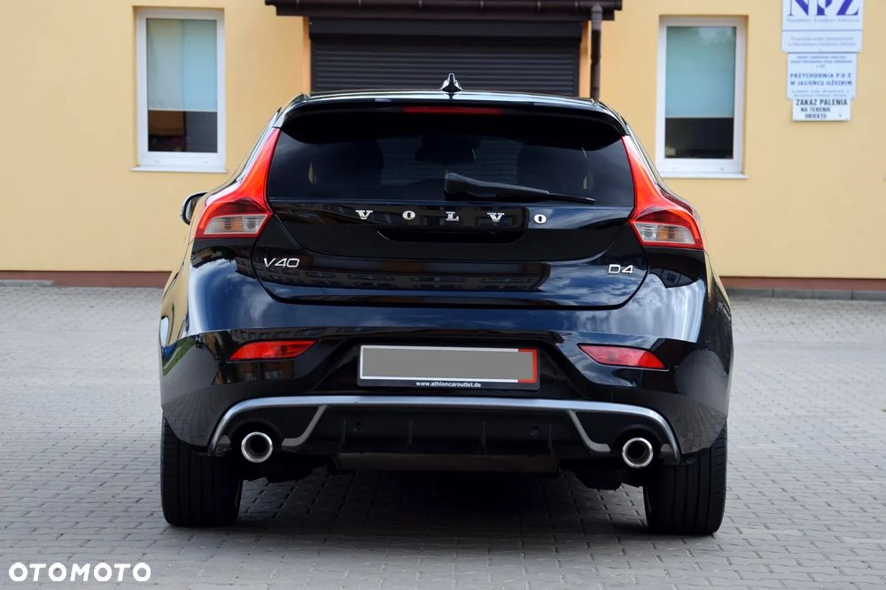 Volvo V40 D4 R Design - 6