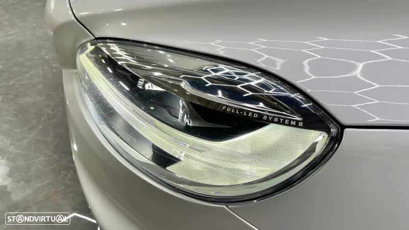 Volvo V40 2.0 D2 R-Design - 5