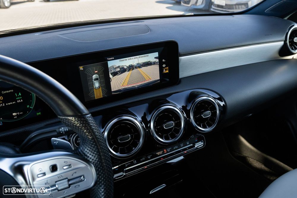 Mercedes-Benz A 250 e AMG Line - 18