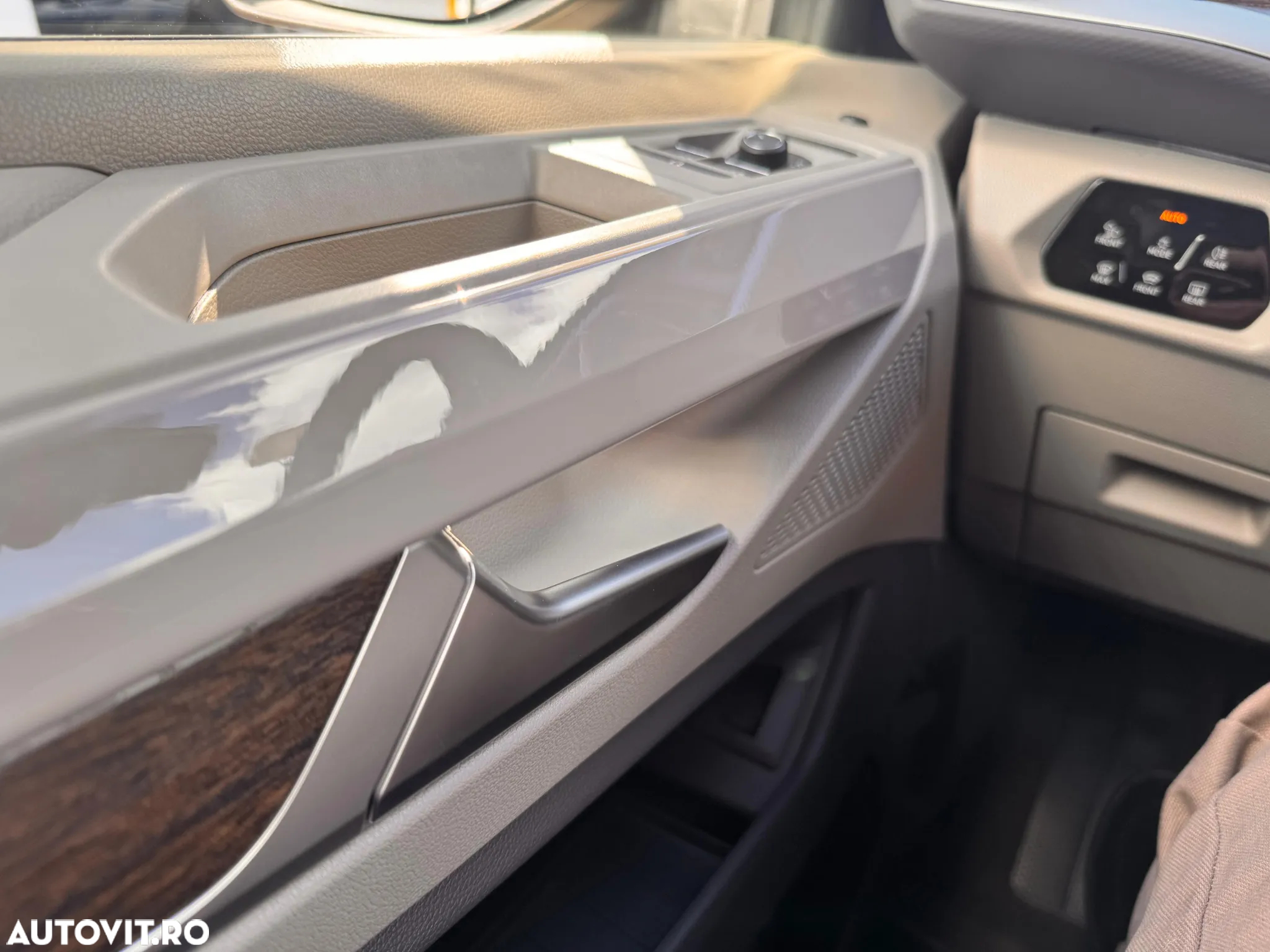 Volkswagen Multivan L 2.0 TDI DSG 110KW Style - 11