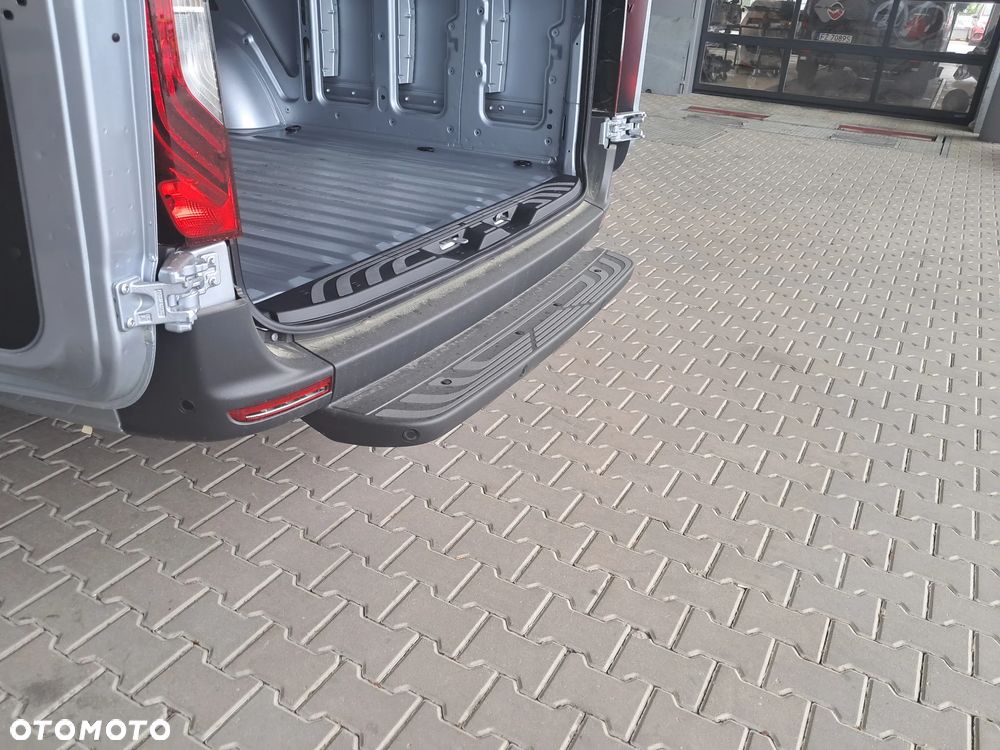Mercedes-Benz Sprinter 317 CDI Furgon PRO ekstra długi - 23
