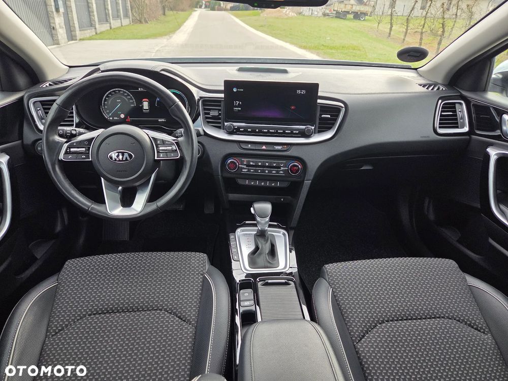 Kia Ceed 1.6 GDI PHEV L DCT - 12