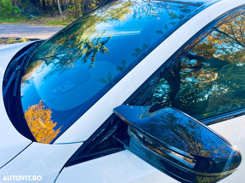 BMW Seria 5 530d xDrive AT MHEV - 8