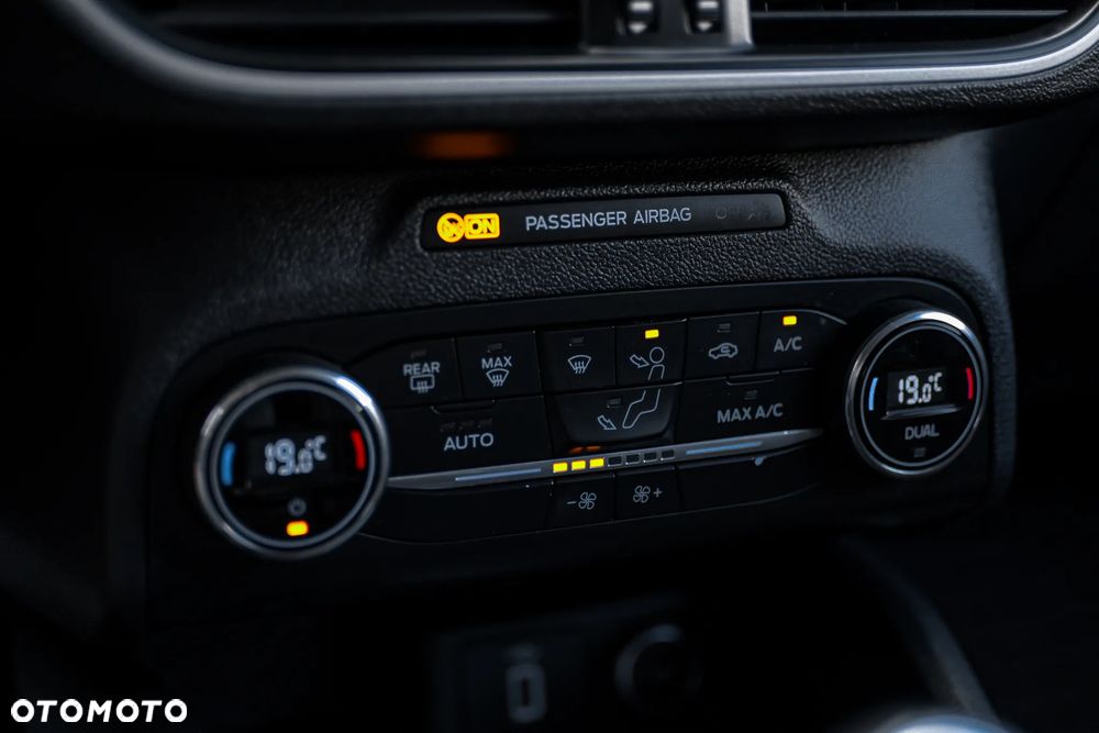 Ford Focus 1.0 EcoBoost Titanium ASS - 17