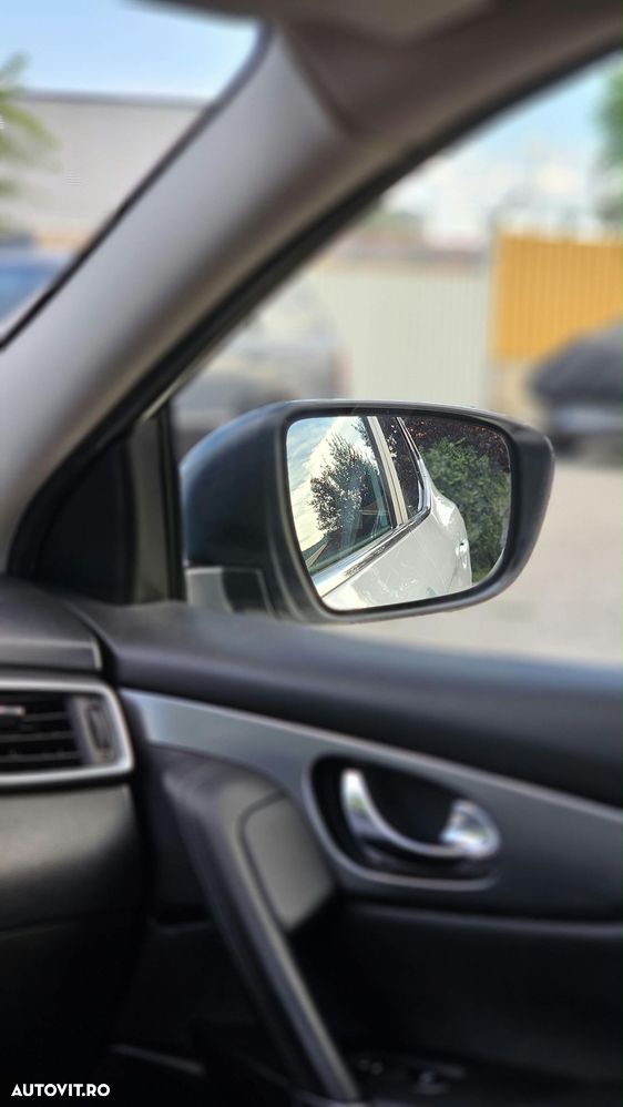 Nissan Qashqai 1.7 dCi Xtronic ALL-MODE 4x4i TEKNA - 10