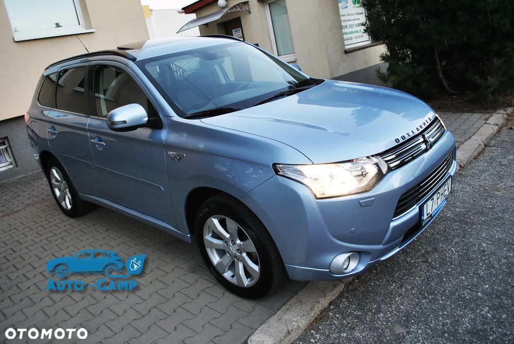 Mitsubishi Outlander Instyle NAVI + - 38