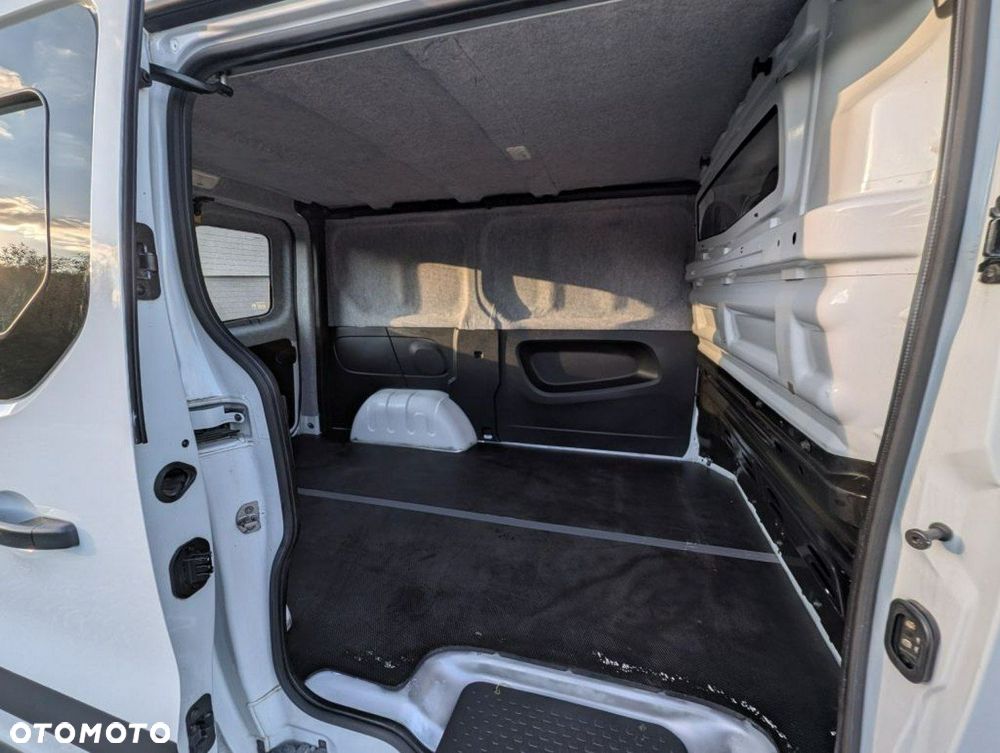 Renault Trafic - 16