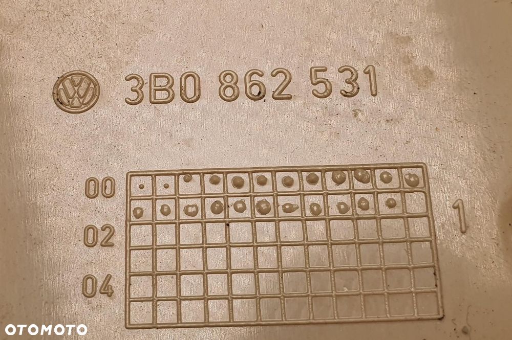 UCHWYT NA KUBKI RAMKA TUNELU VW PASSAT B5 3B0862531 - 5