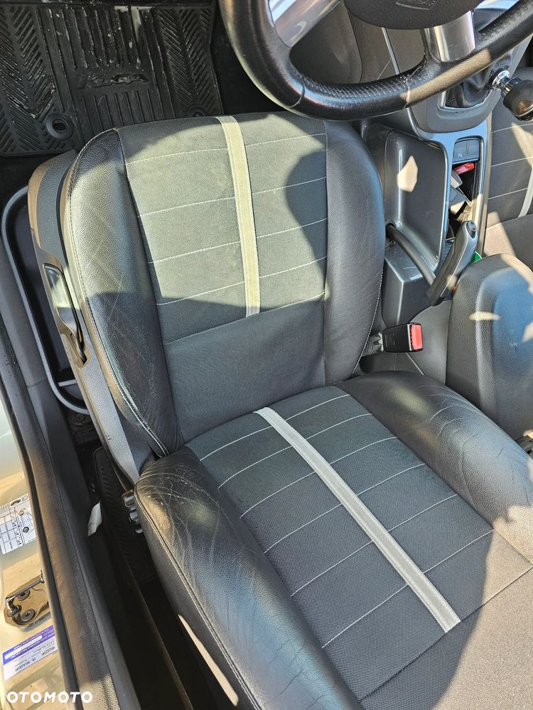 Ford Kuga 2.0 TDCi 4x4 Titanium - 32