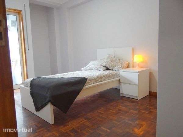 Quarto junto ao centro da cidade - Grande imagem: 4/6