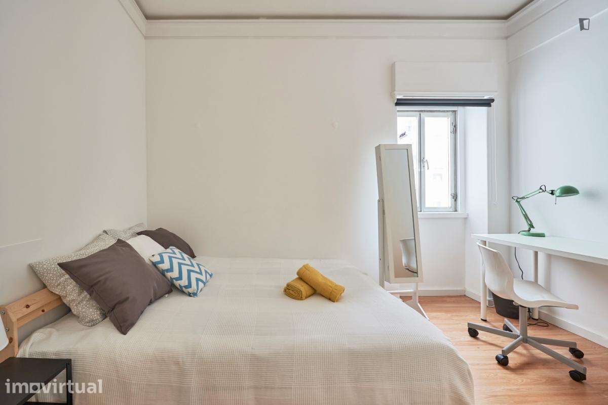 Quarto - localizado em Marquês de Pombal Lisbon - Grande imagem: 3/46