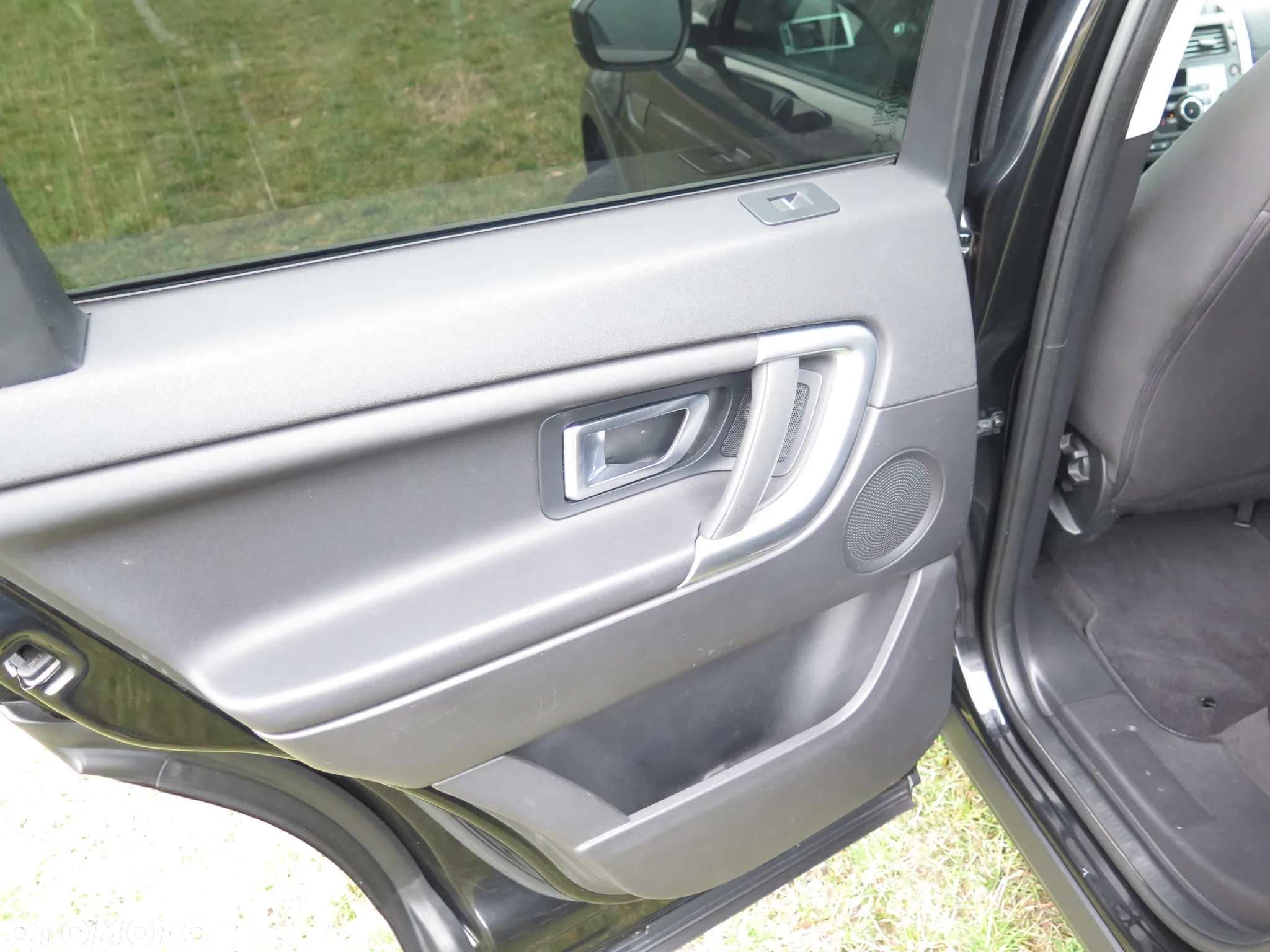 Land Rover Discovery Sport - 12