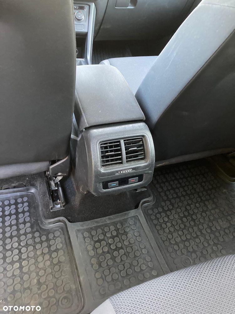 Volkswagen Touran - 9