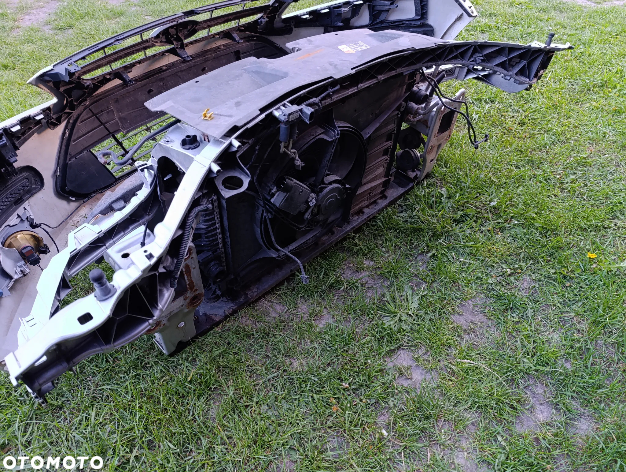 ZDERZAK OKULAR PAS PRZÓD MONDEO MK4 LIFT - 9