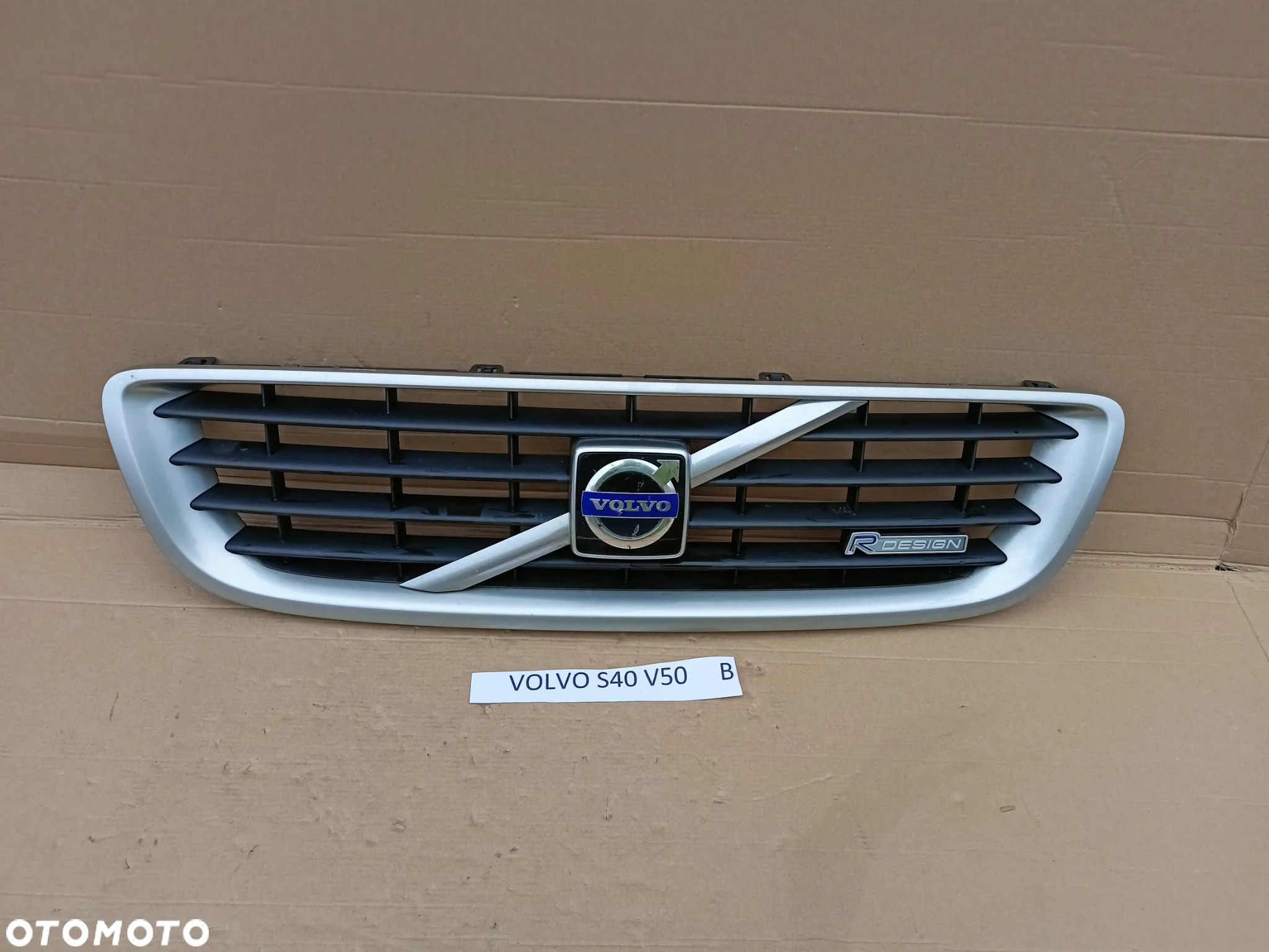 Grill Atrapa Volvo S40 V50 07-12 R-design grill atrapa oryginał - 1