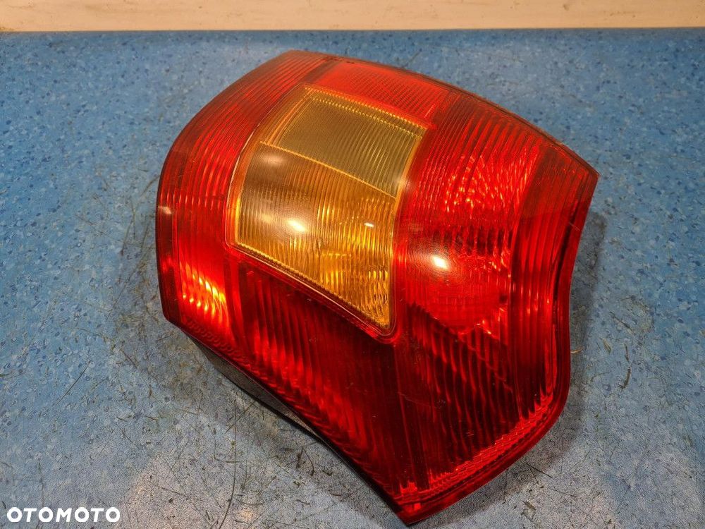 TOYOTA COROLLA E12 HB LAMPA TYŁ LEWA ZEWNĘTRZNA - 4
