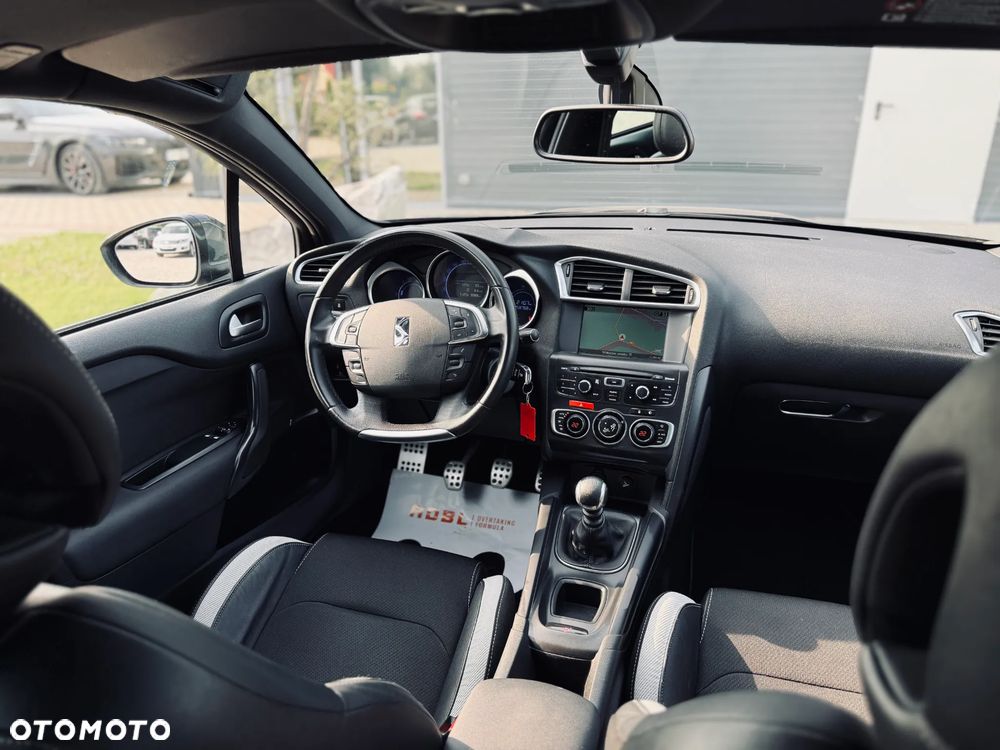 Citroën DS4 HDi 115 SoChic - 21