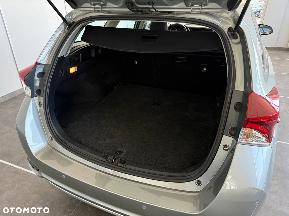 Toyota Auris Hybrid 135 Premium - 6