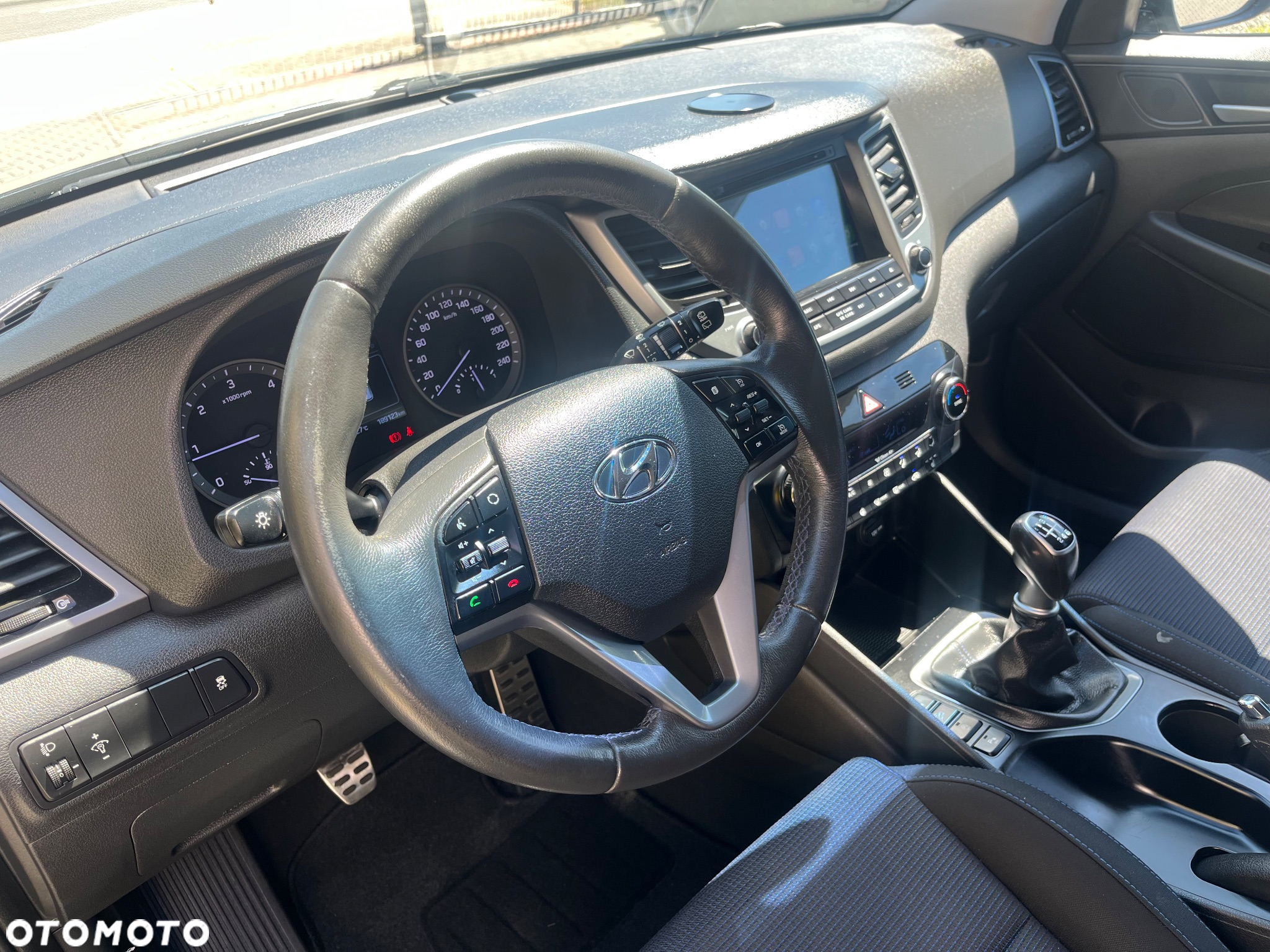 Hyundai Tucson blue 1.7 CRDi 2WD Intro Edition - 27