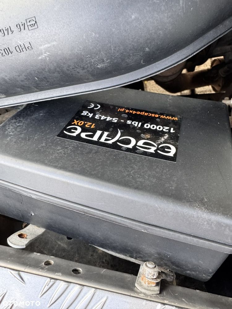 Land Rover Defender 2.5 TDI - 30