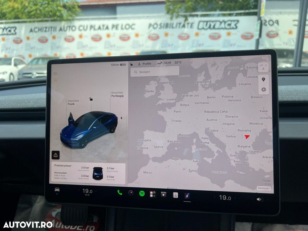 Tesla Model 3 - 12