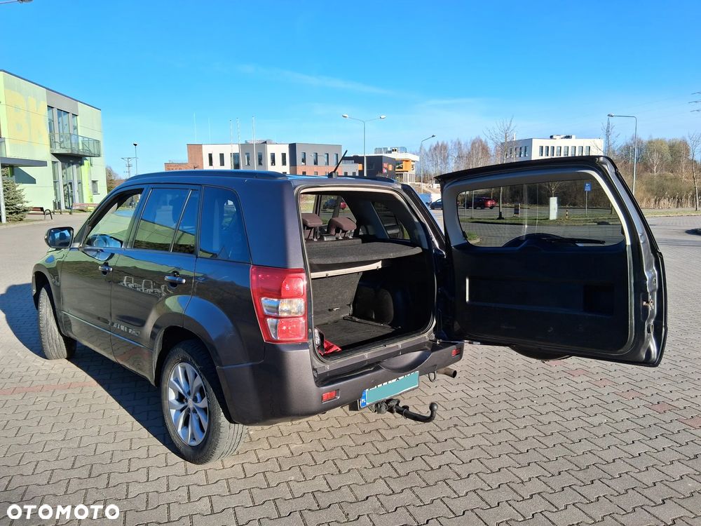 Suzuki Grand Vitara 2.4 De Luxe - 15