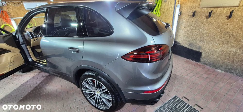 Porsche Cayenne - 30