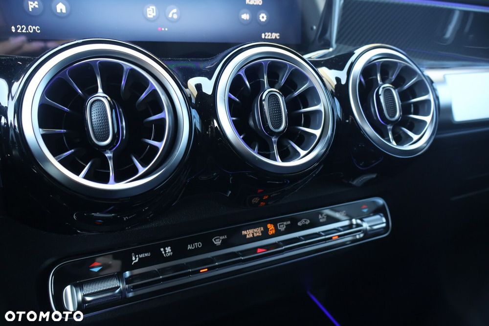 Mercedes-Benz GLB - 31