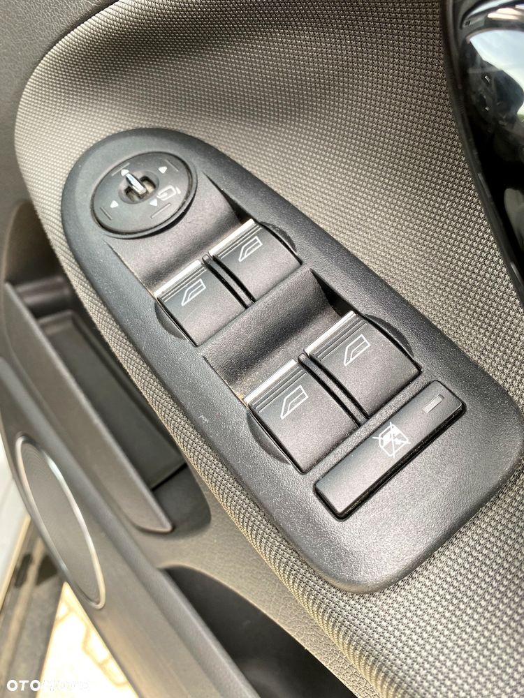 Ford Kuga 2.0 TDCi 4WD Titanium - 12