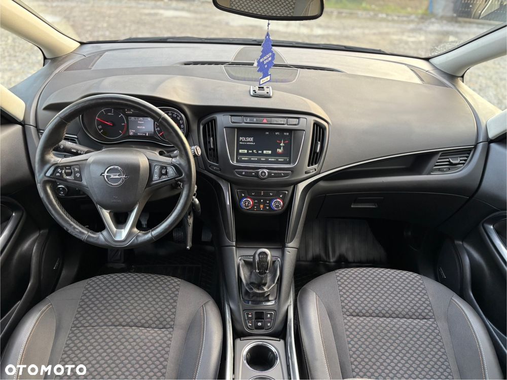Opel Zafira - 15