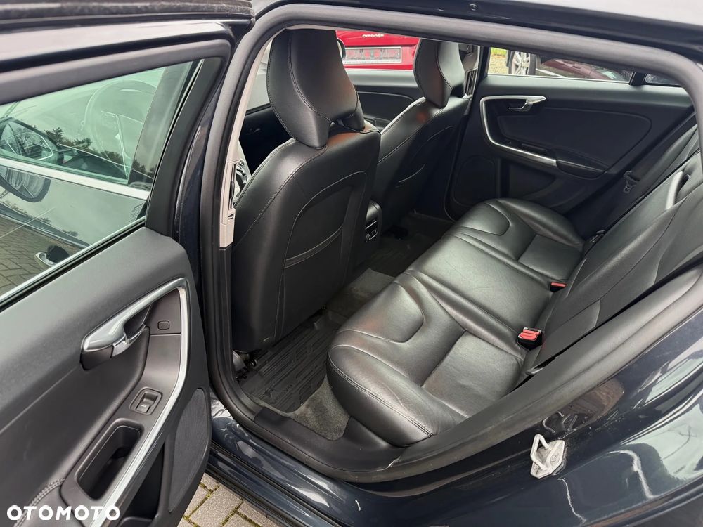 Volvo V60 D4 Geartronic Summum - 9