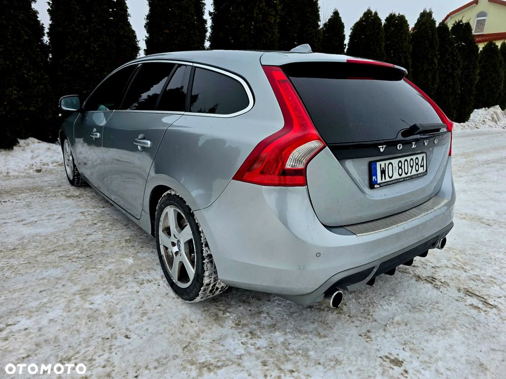 Volvo V60 D4 Geartronic RDesign - 4