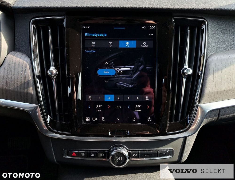 Volvo V90 Cross Country - 23