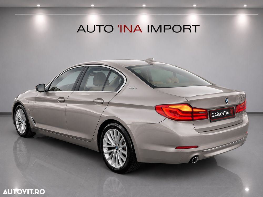 BMW Seria 5 530e Aut. Luxury Line - 2