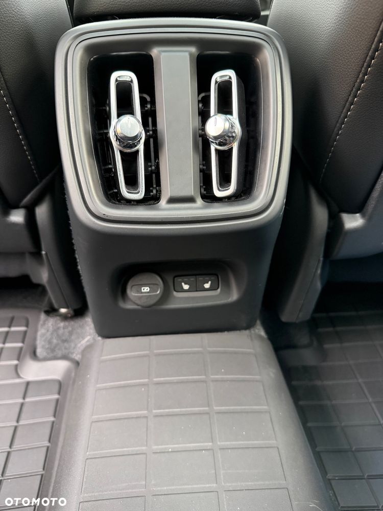 Volvo XC 40 B5 AWD Ultimate Bright - 11