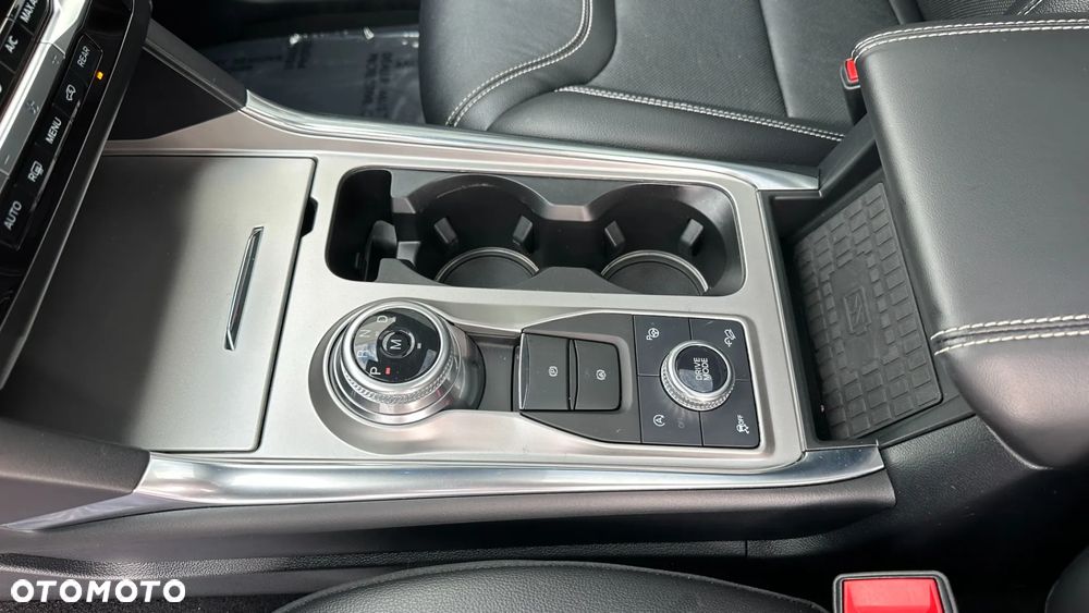 Ford Explorer - 11