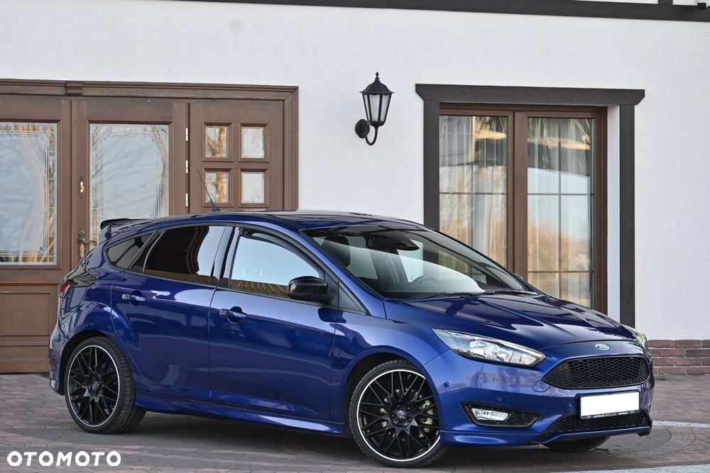 Ford Focus SW 1.5 EcoBoost S&S ST-LINE - 10
