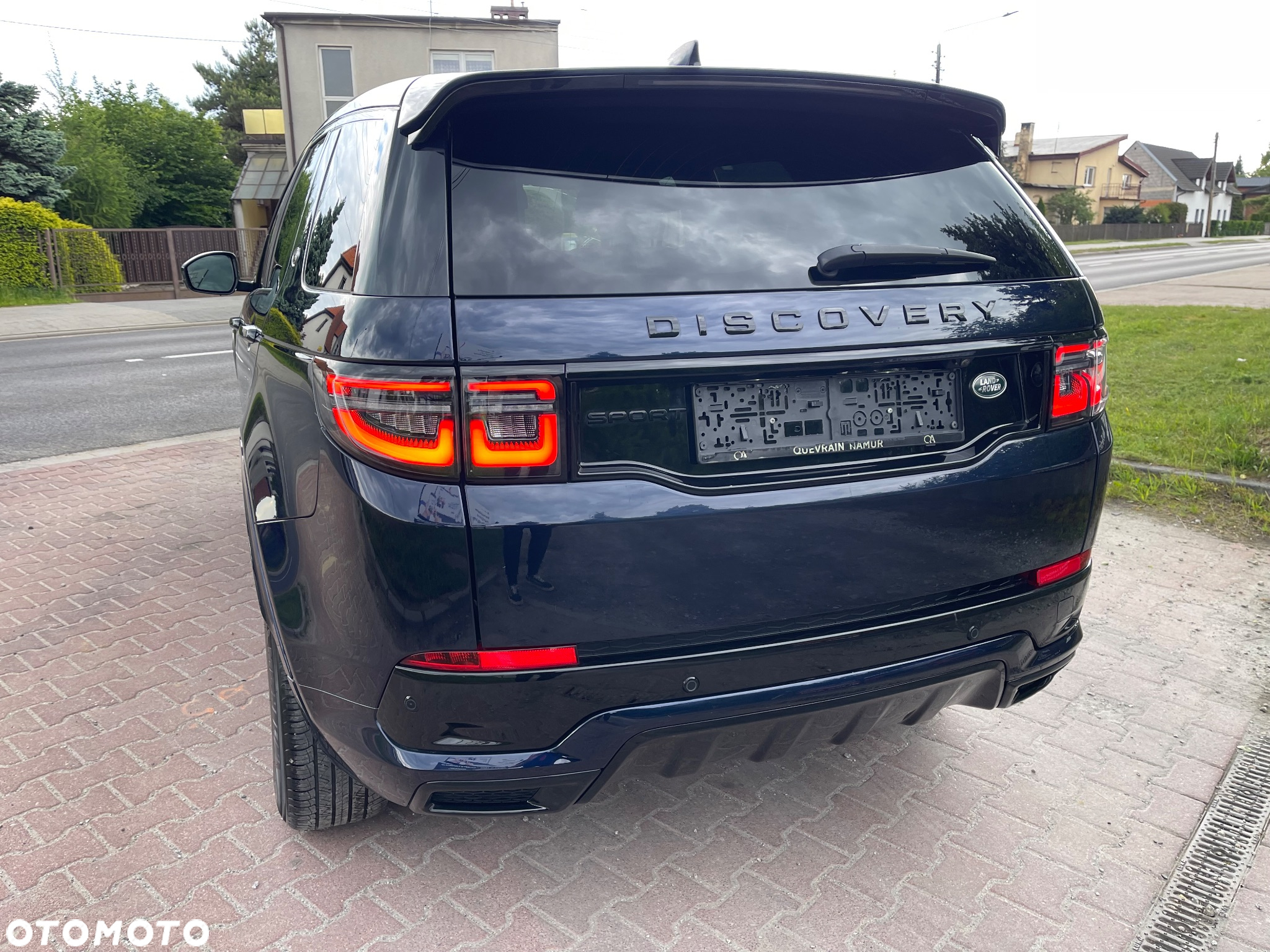 Land Rover Discovery Sport D165 FWD R-Dynamic SE - 11