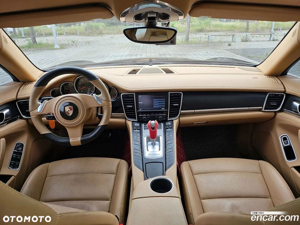 Porsche Panamera - 12
