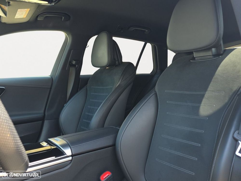 Mercedes-Benz C 300 — fotografia 9