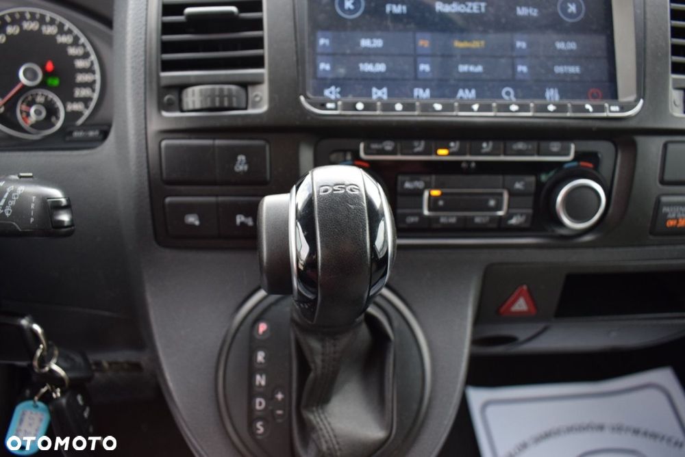 Volkswagen Caravelle - 28