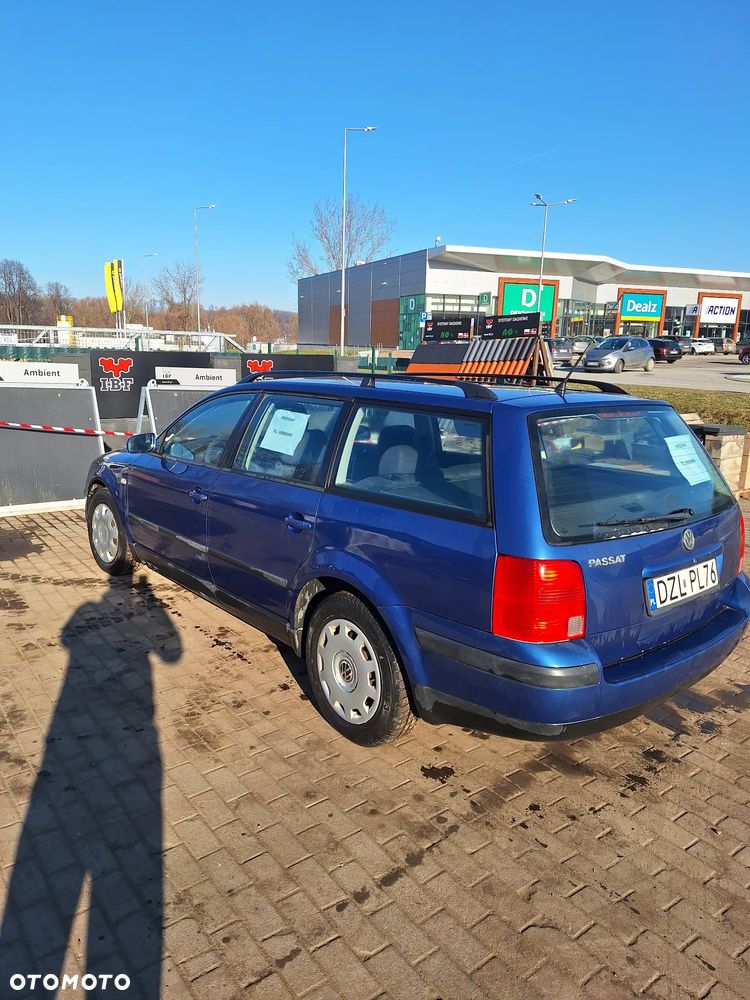 Volkswagen Passat 1.6 Comfortline - 4