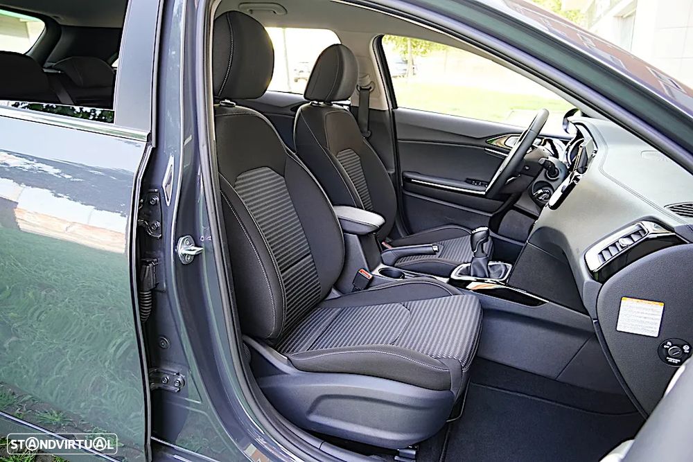 Kia Ceed SW 1.6 CRDi MHEV Dynamic - 19
