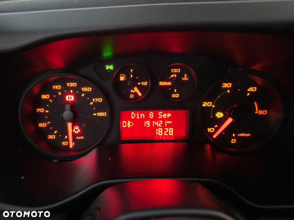 Iveco IVECO DAILY 50c15  DMC 3500 KG W OFERCIE OK 70 SZTUK FURGON KONTENER CHLODNIA WYWROT PODWOZIE DO ZABUDOWY 35c15 - 21