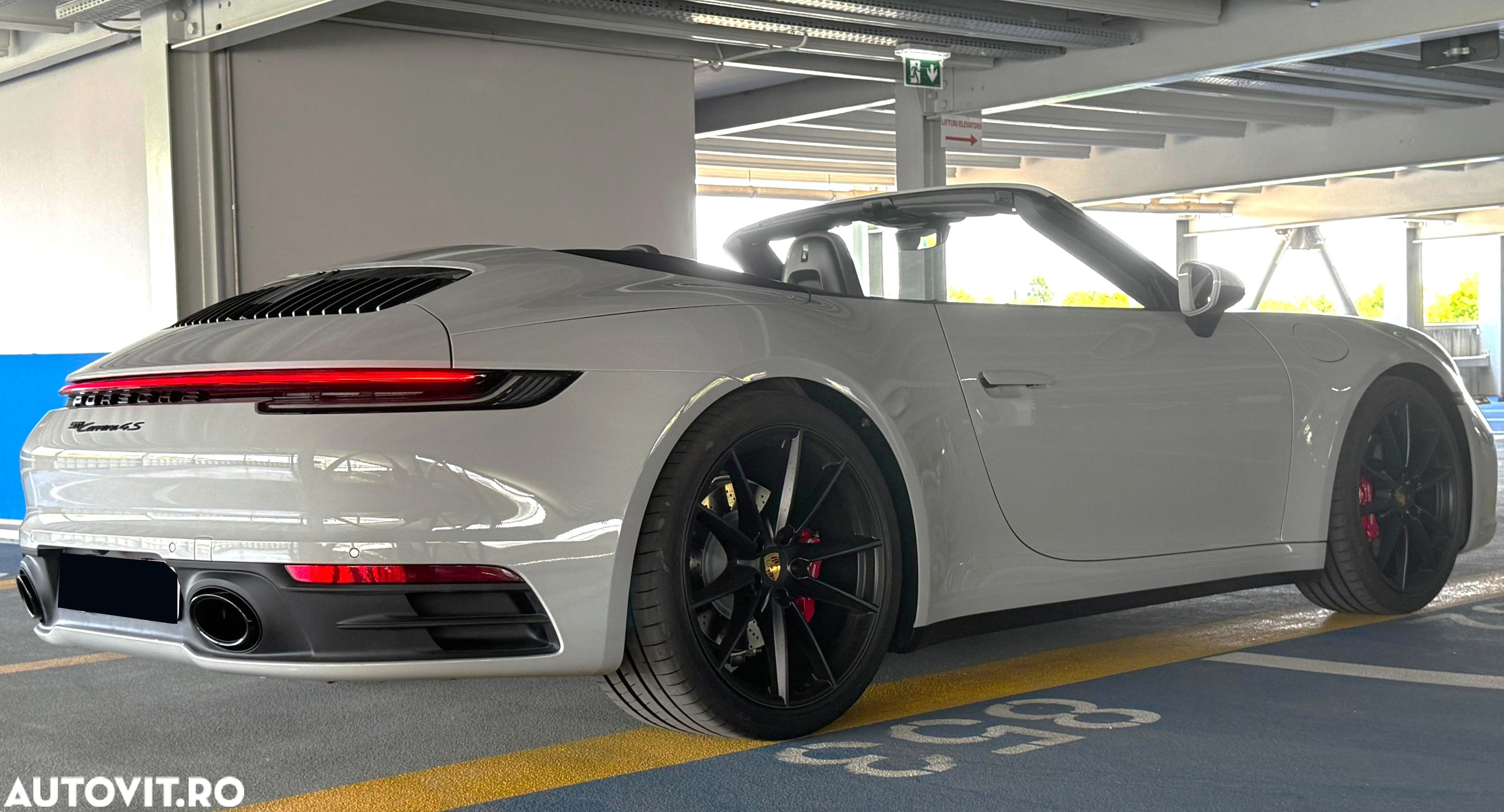 Porsche 911 Carrera 4S Cabriolet PDK - 12