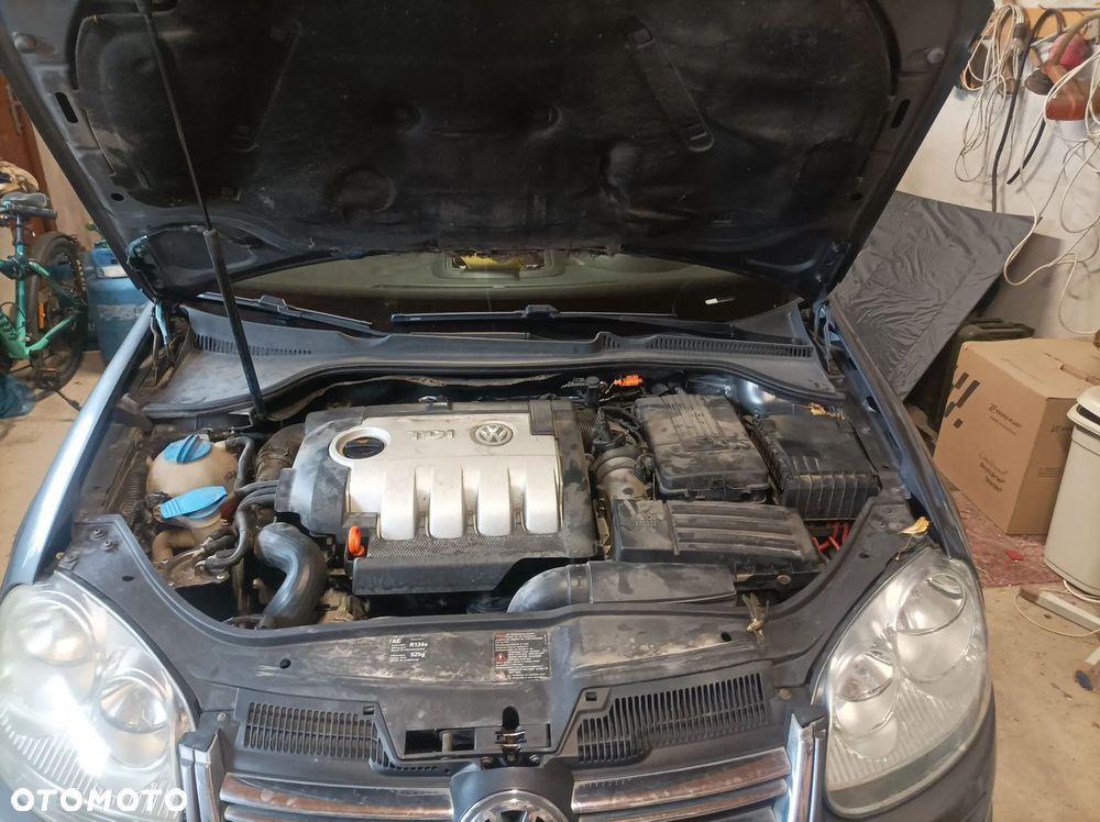 Volkswagen Jetta 2.0 TDI Sportline - 9