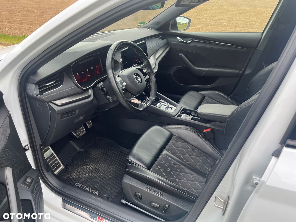 Skoda Octavia 2.0 TDI RS DSG - 13